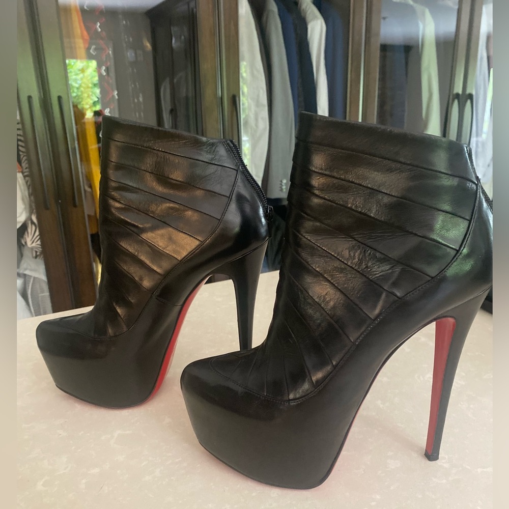 CHRISTIAN LOUBOUTIN Black Leather Amor 160 Nappa Boots SZ 9 IT 39 Good & Box